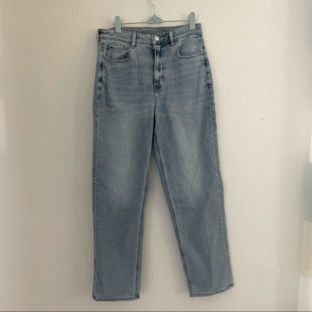 American Eagle Light Wash Mom Jeans